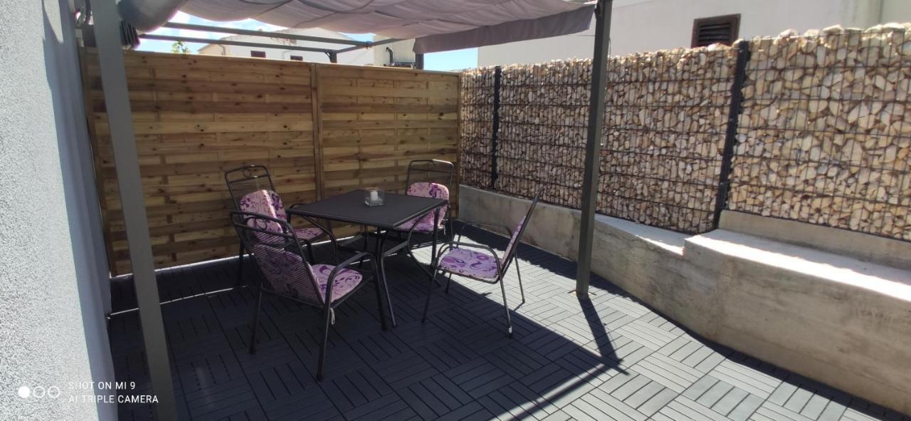 Apartmani Ab Pirovac Ngoại thất bức ảnh
