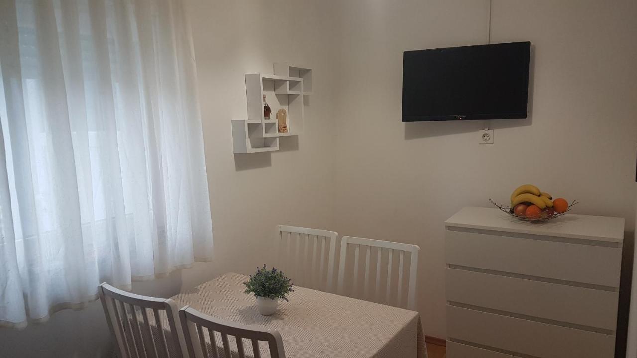 Apartmani Ab Pirovac Ngoại thất bức ảnh